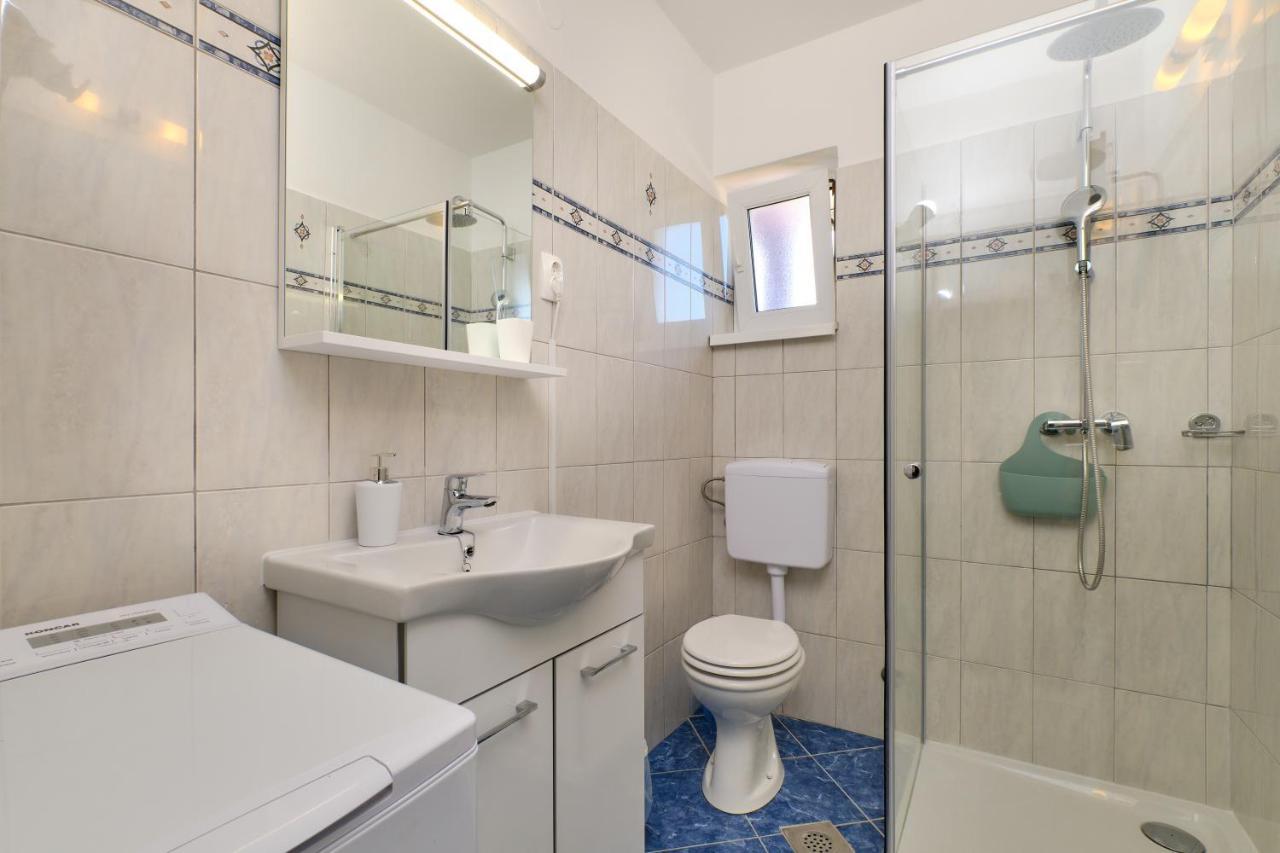 Apartmani Raic マリ・ロシニュ エクステリア 写真